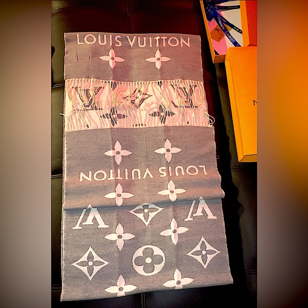 Louis Vuitton White and Gray Monogram Silk Scarf - Picture 9 of 15